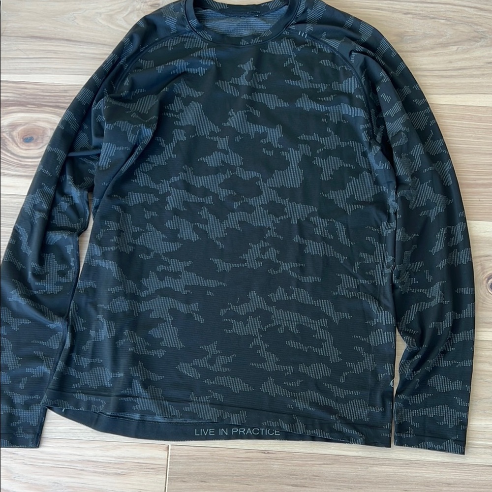 Men's Lululemon Black Camo Shirt